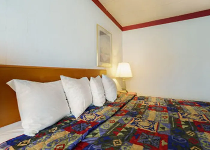 Maryville Inn Hotel 2*